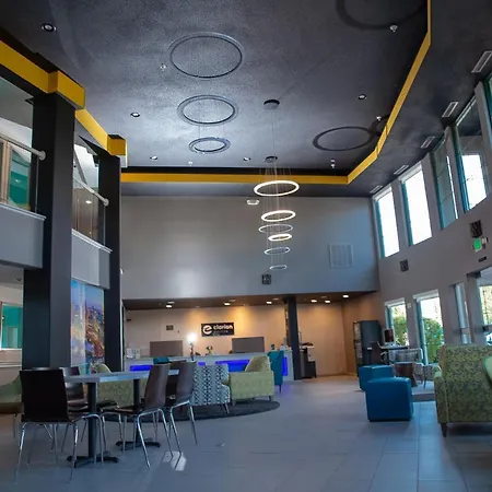 Hotel Clarion Pointe